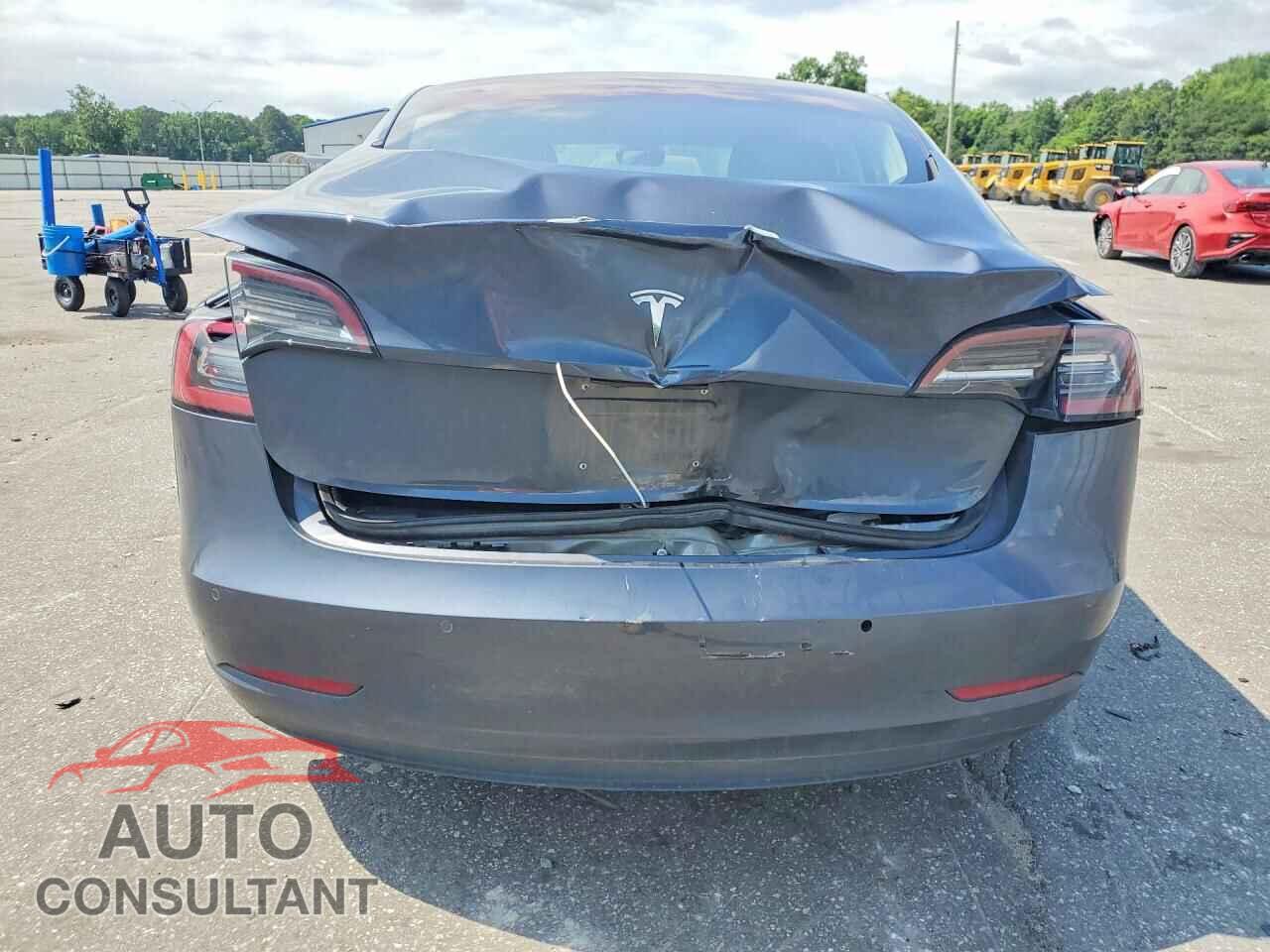 TESLA MODEL 3 2018 - 5YJ3E1EA9JF032051