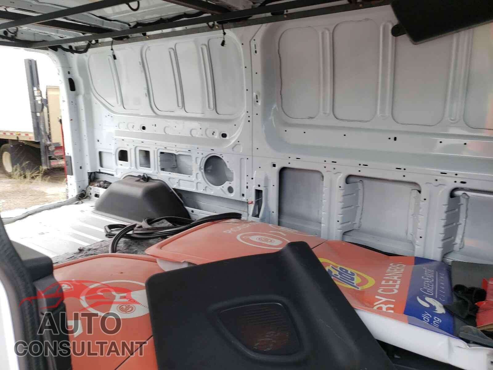 FORD TRANSIT CO 2018 - 1FTYR2ZM3JKA79695
