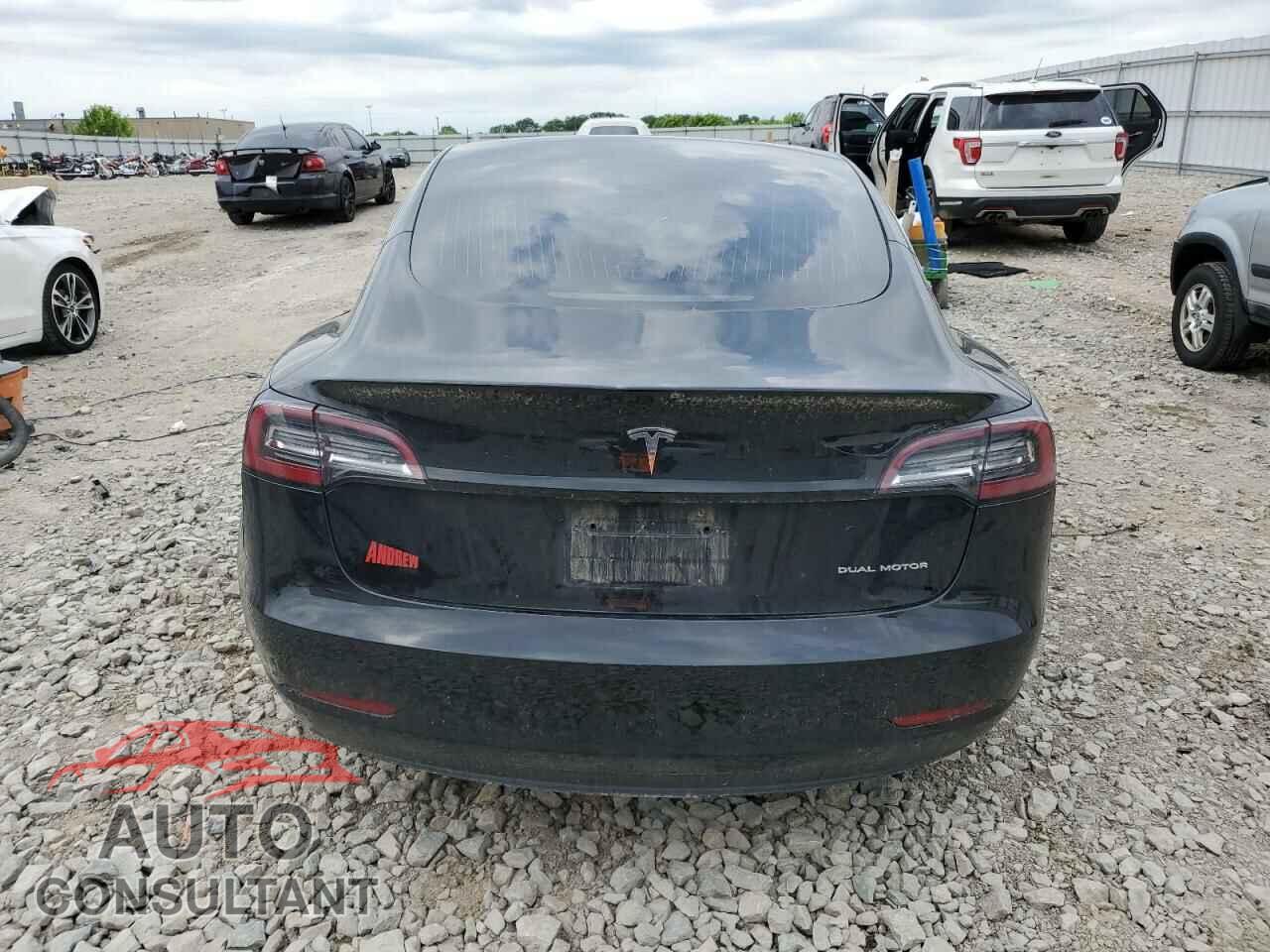 TESLA MODEL 3 2019 - 5YJ3E1EB5KF199176