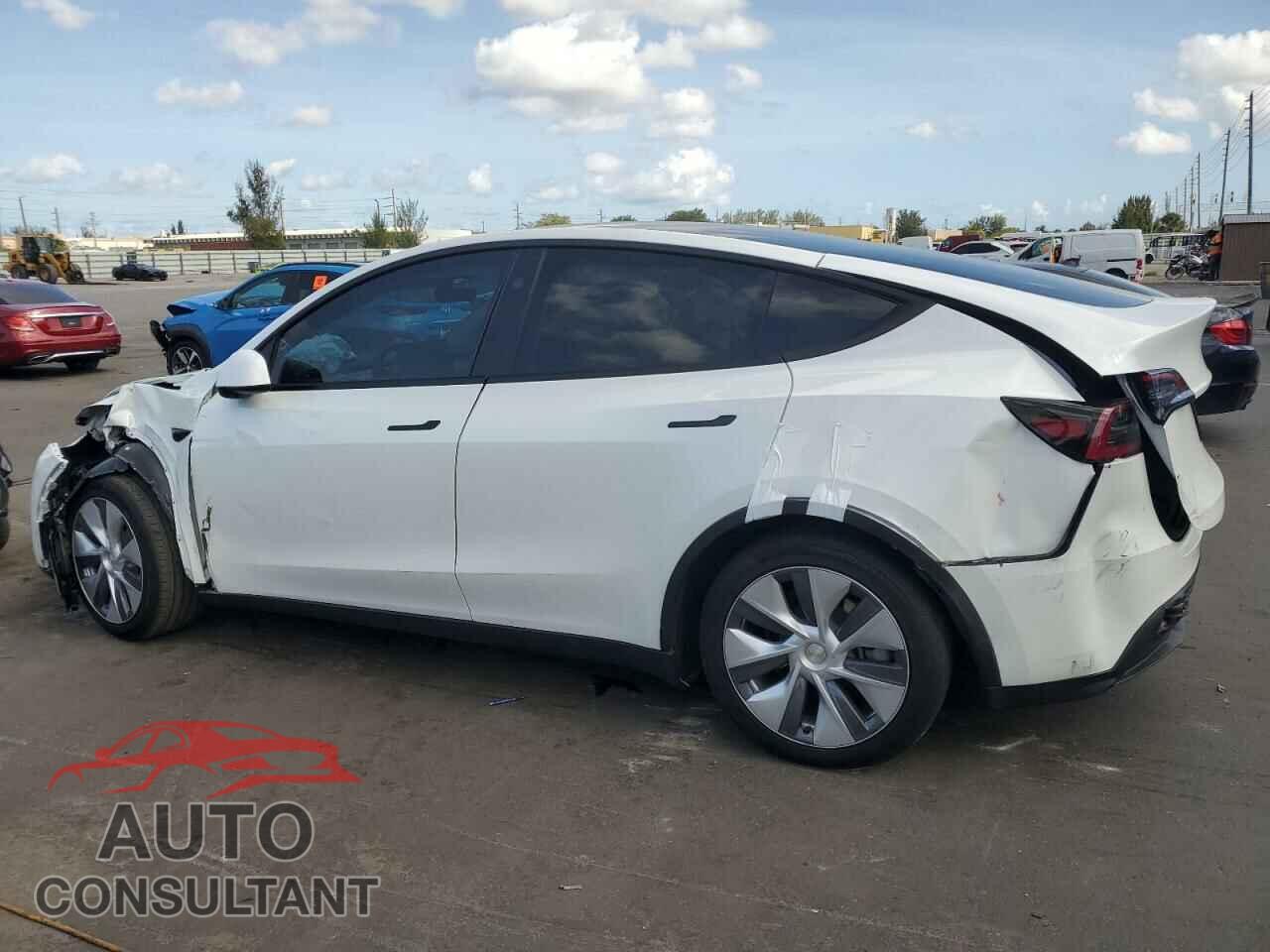 TESLA MODEL Y 2023 - 7SAYGDED2PF946021