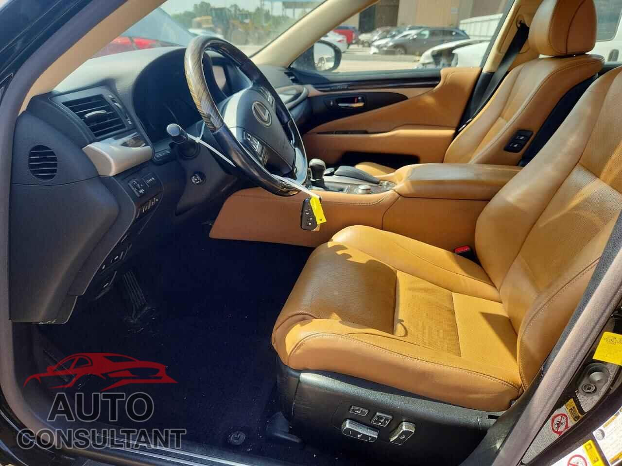 LEXUS LS460 2014 - JTHCL5EF3E5021724