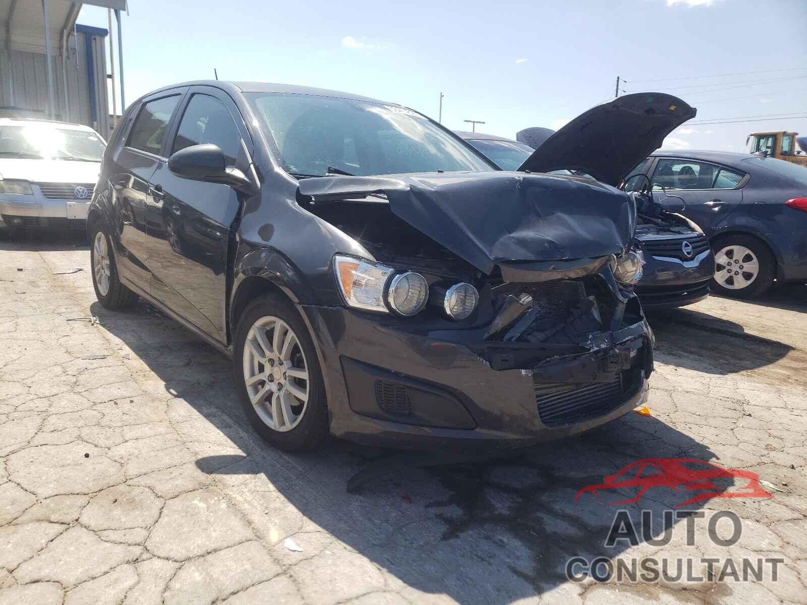 CHEVROLET SONIC 2016 - 1G1JD6SB2G4129928