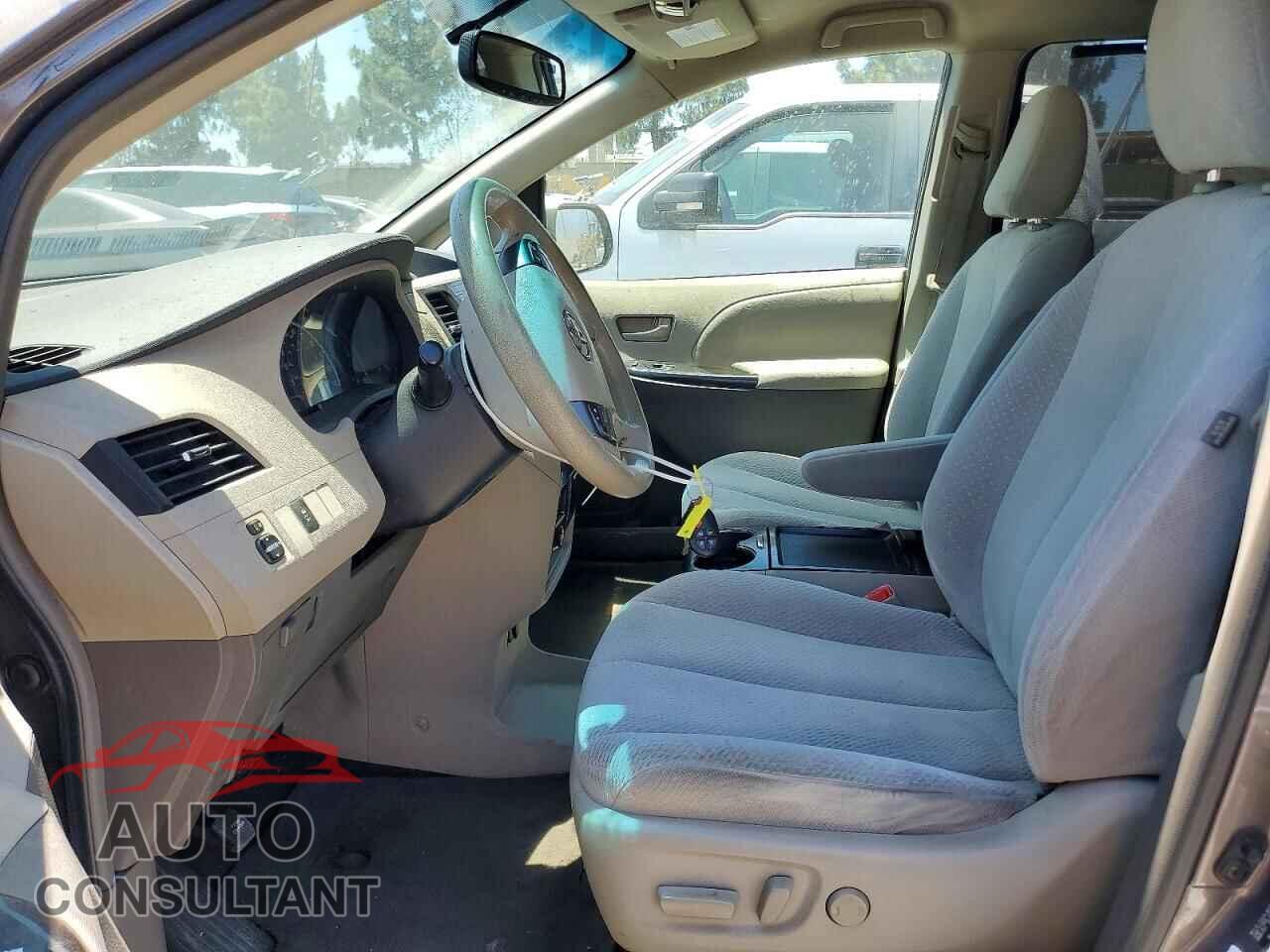 TOYOTA SIENNA 2011 - 5TDKK3DC0BS025344