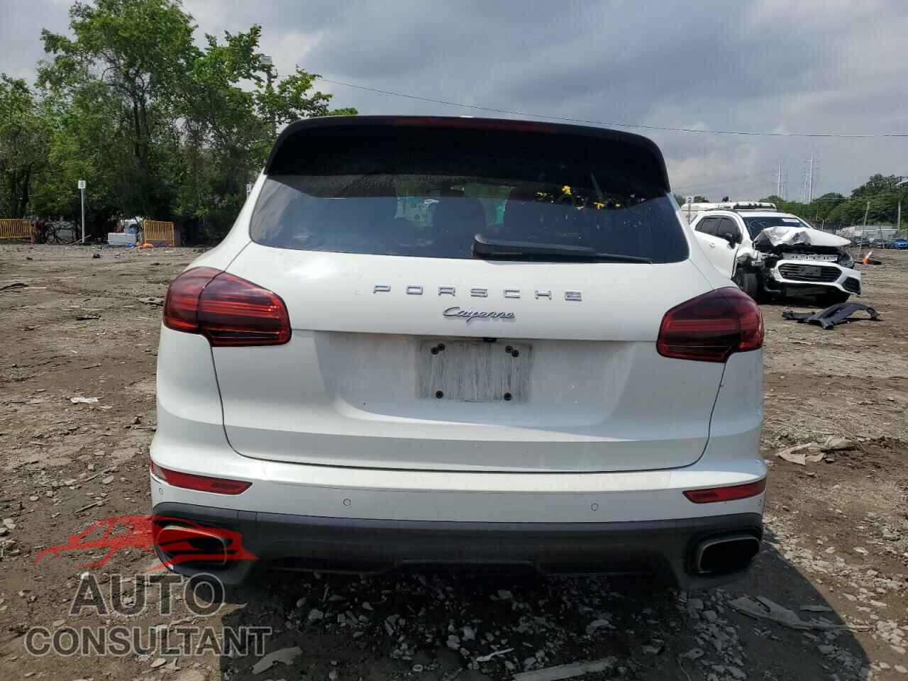 PORSCHE CAYENNE 2017 - WP1AA2A26HKA90119