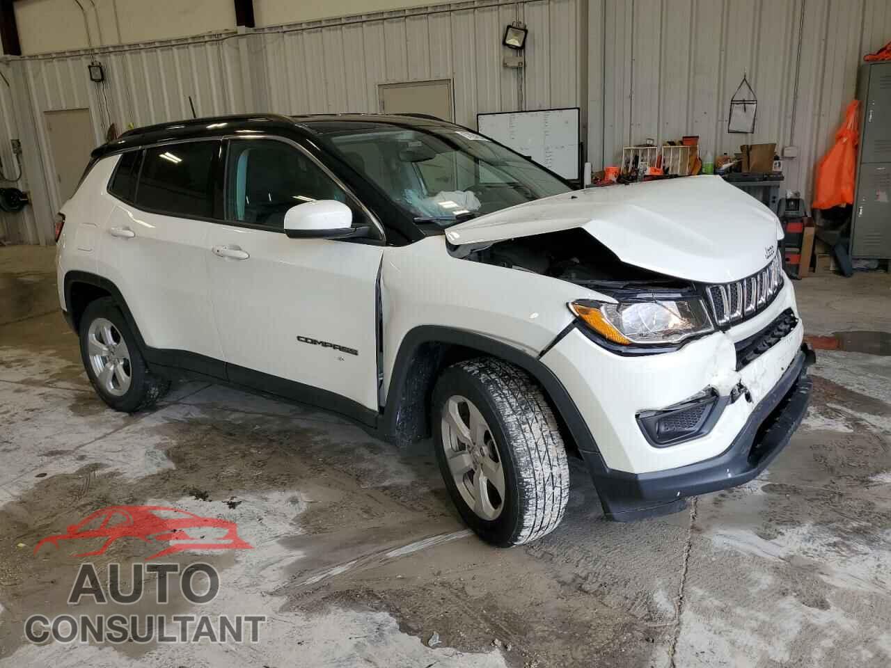 JEEP COMPASS 2018 - 3C4NJDBB3JT349716
