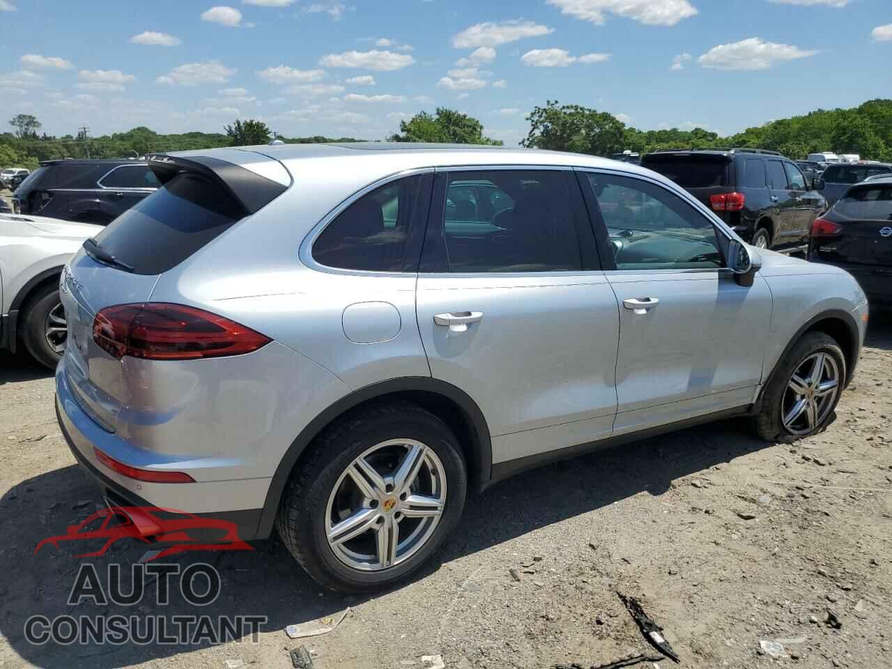 PORSCHE CAYENNE 2016 - WP1AA2A29GKA38174