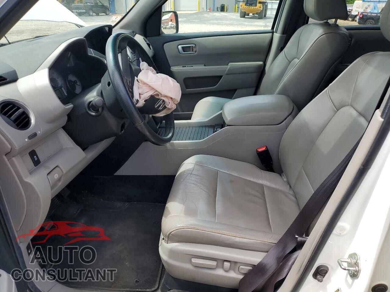 HONDA PILOT 2013 - 5FNYF4H5XDB016304