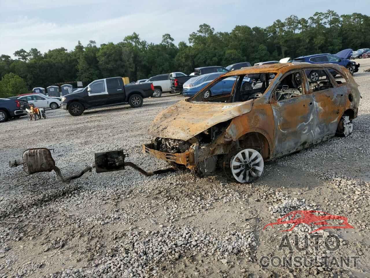 KIA SORENTO 2018 - 5XYPG4A52JG338748