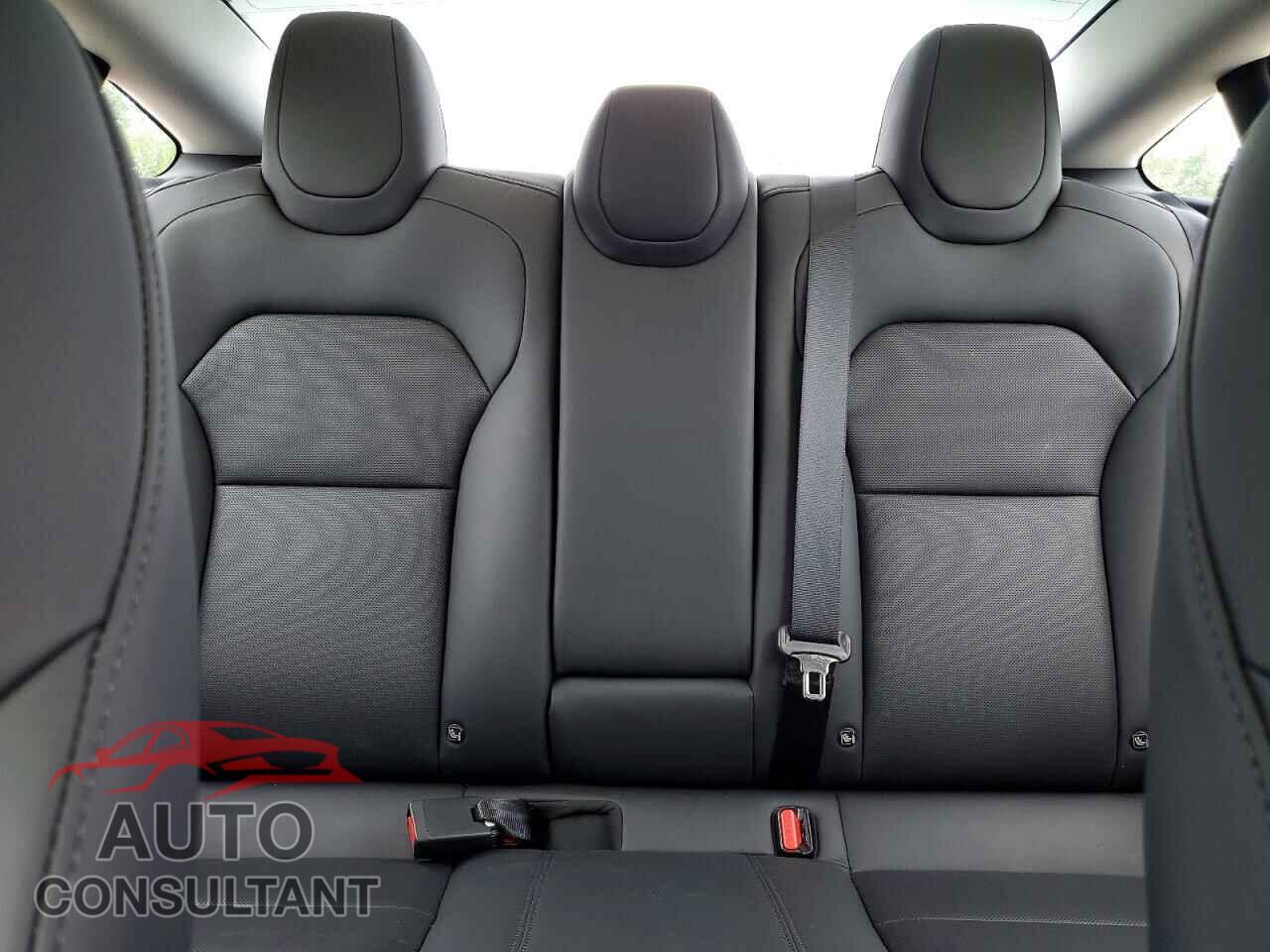 TESLA MODEL 3 2025 - 5YJ3E1EA5SF971411