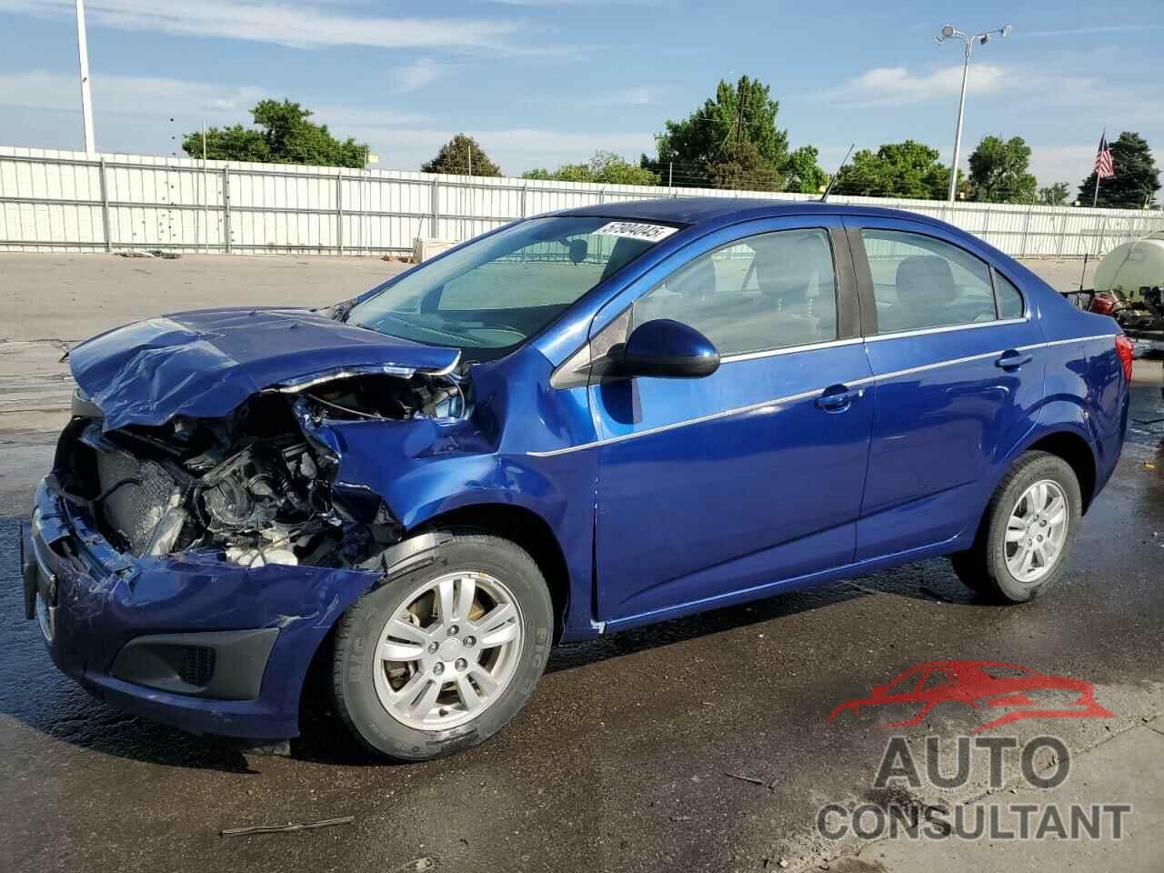 CHEVROLET SONIC 2013 - 1G1JC5SB9D4118465