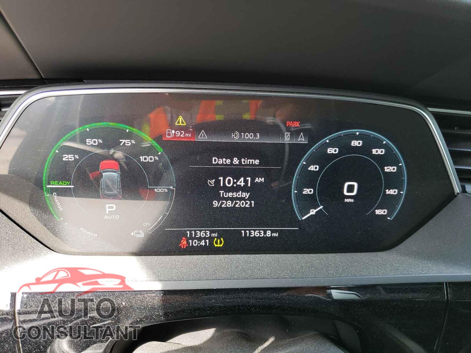 AUDI E-TRON 2019 - WA1LAAGE0KB014046
