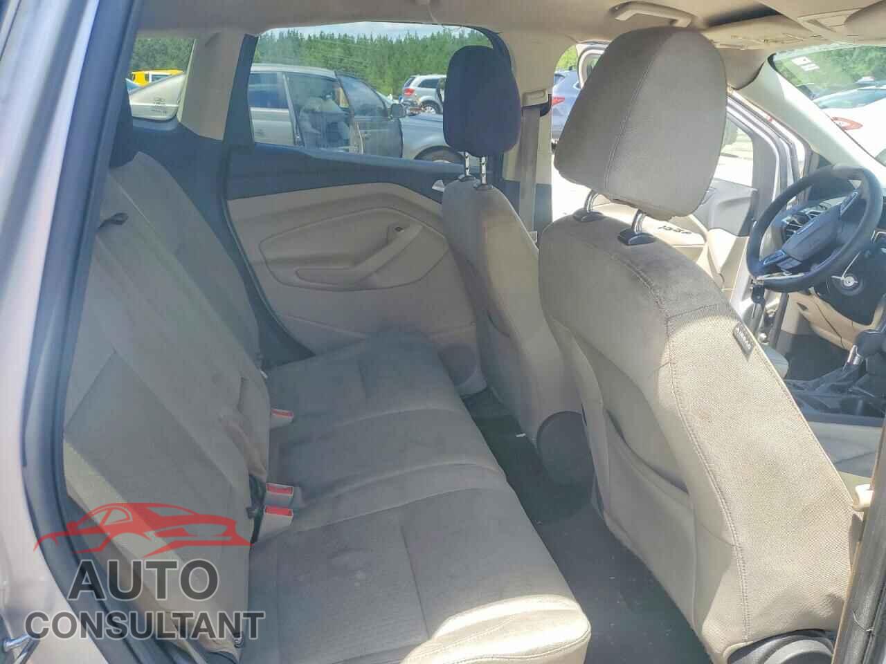 FORD ESCAPE 2017 - 1FMCU9GD5HUC97491