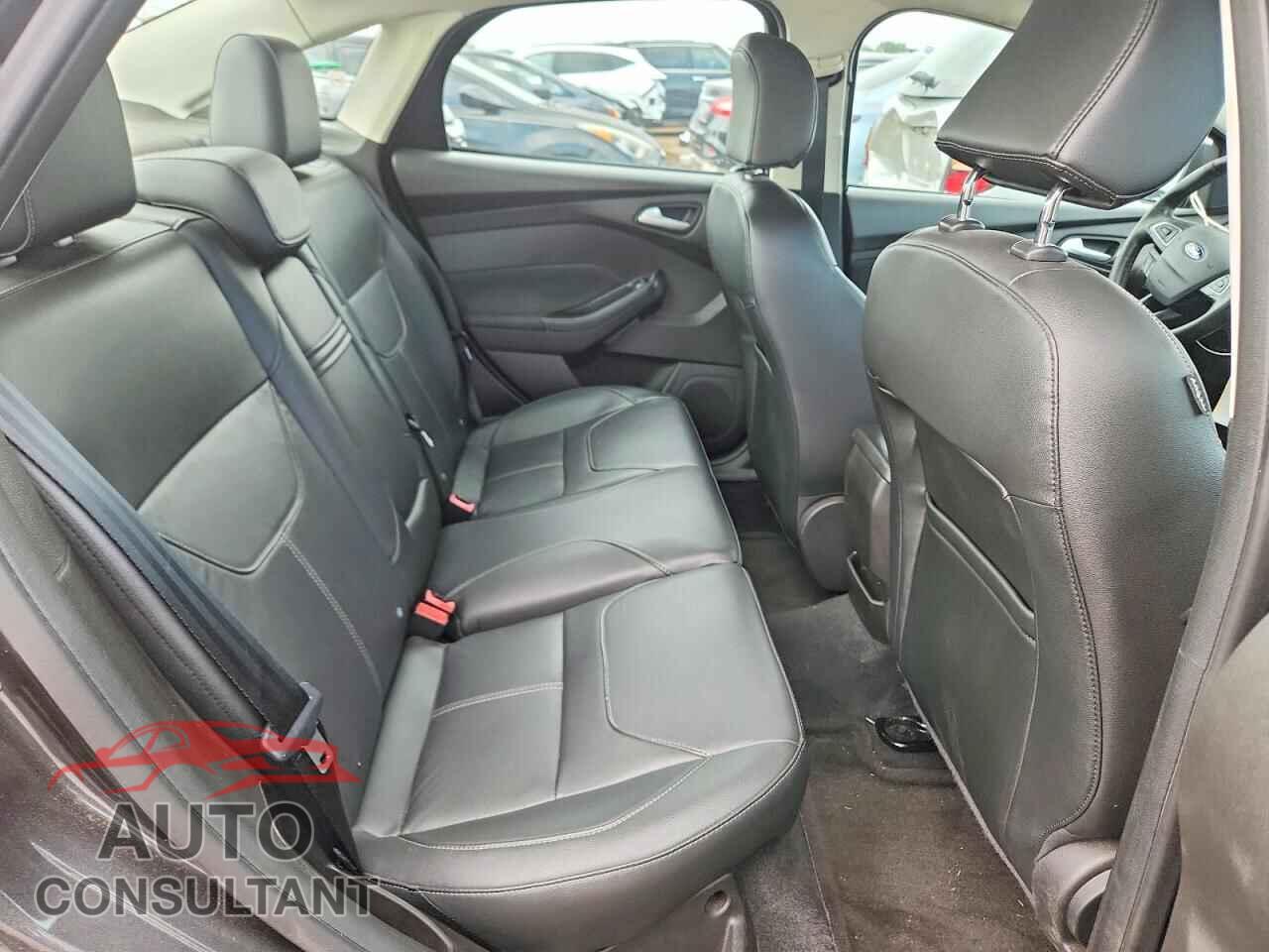 FORD FOCUS 2016 - 1FADP3F24GL286022