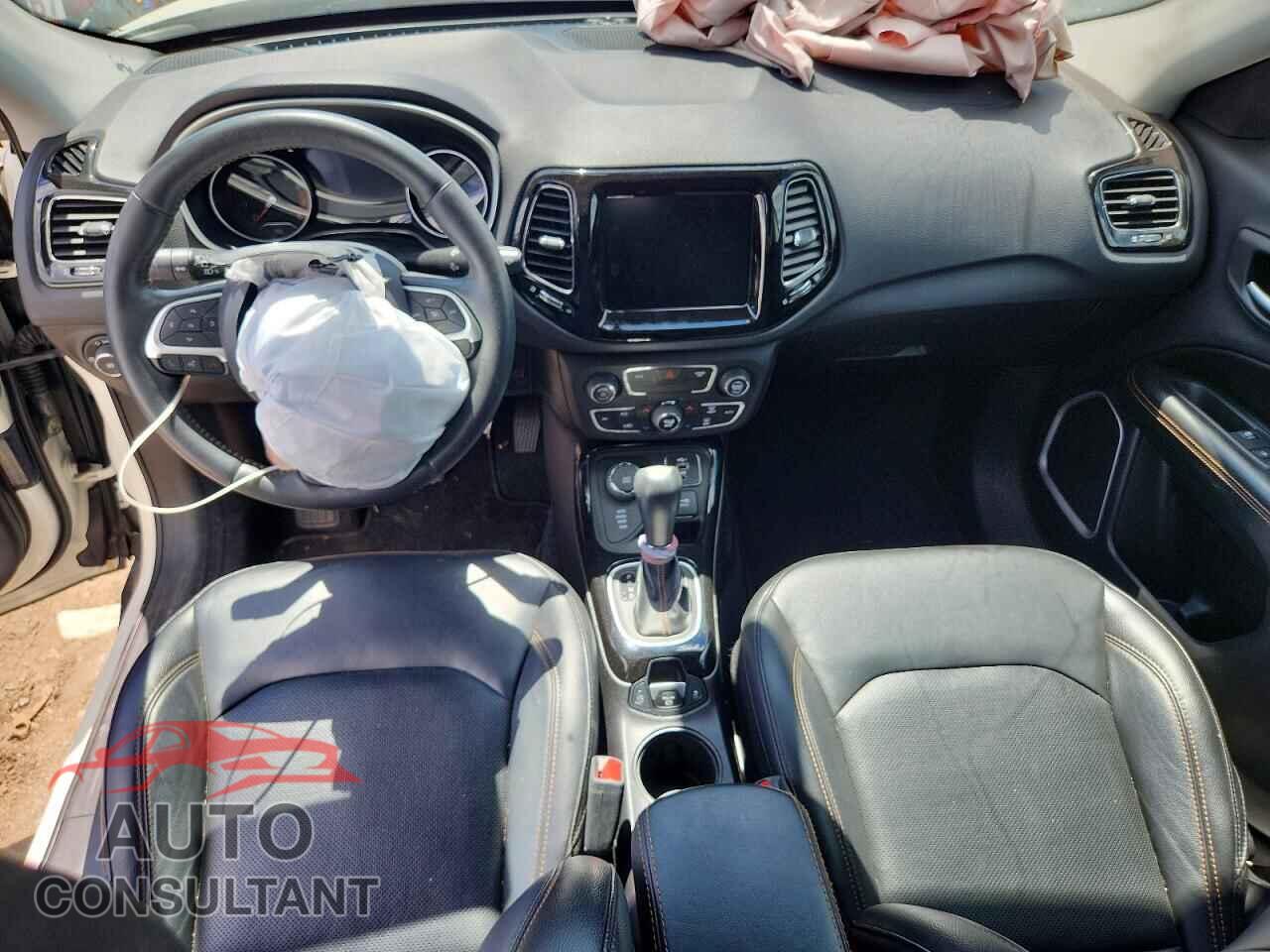 JEEP COMPASS 2019 - 3C4NJDCB8KT749979