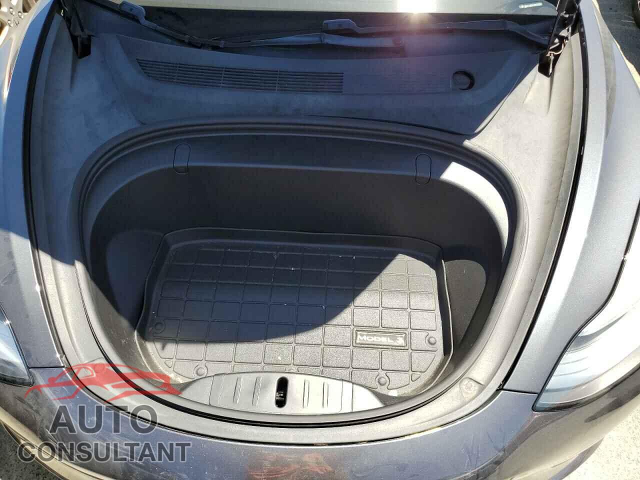 TESLA MODEL 3 2019 - 5YJ3E1EA2KF300844