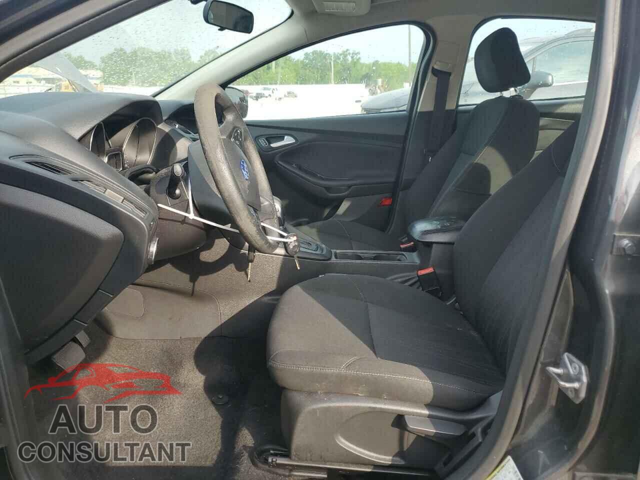 FORD FOCUS 2017 - 1FADP3F25HL228745