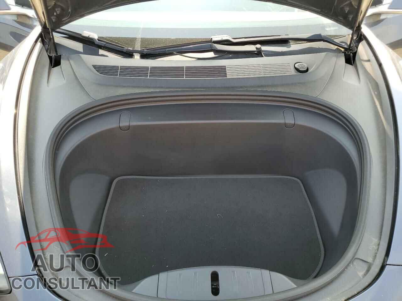 TESLA MODEL 3 2018 - 5YJ3E1EB8JF144770