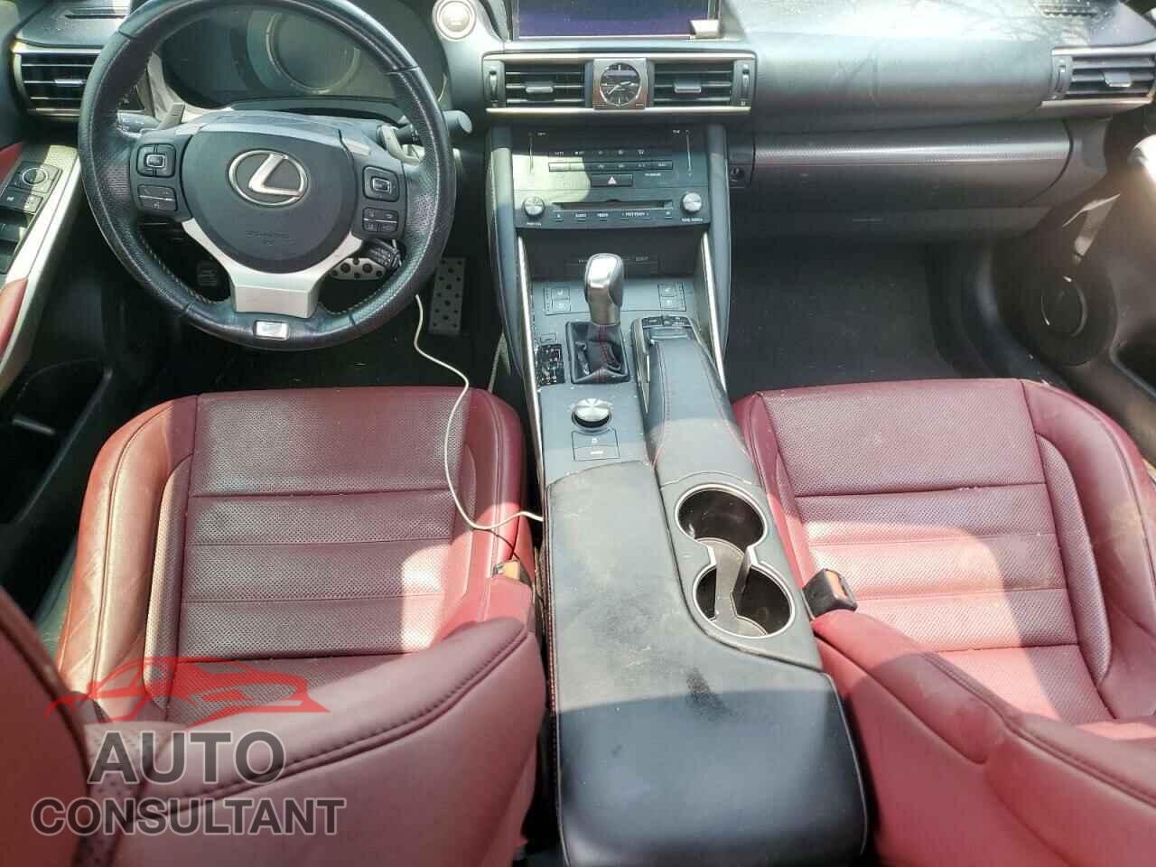 LEXUS IS 2017 - JTHBA1D25H5052504