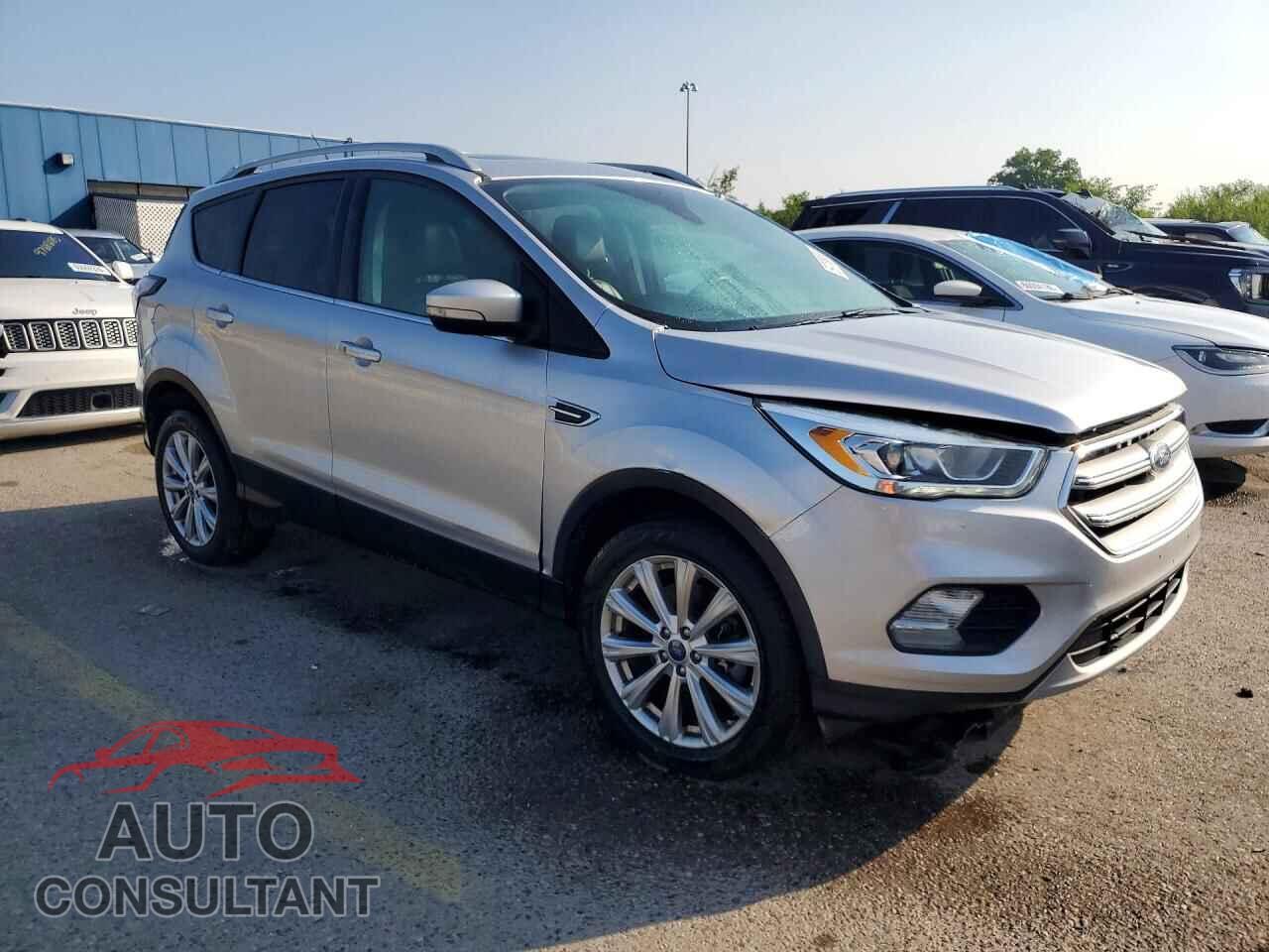 FORD ESCAPE 2017 - 1FMCU9JD1HUC21713
