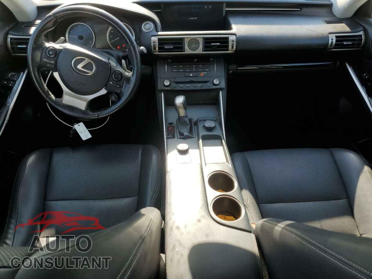 LEXUS IS 2015 - JTHBE1D20F5022313