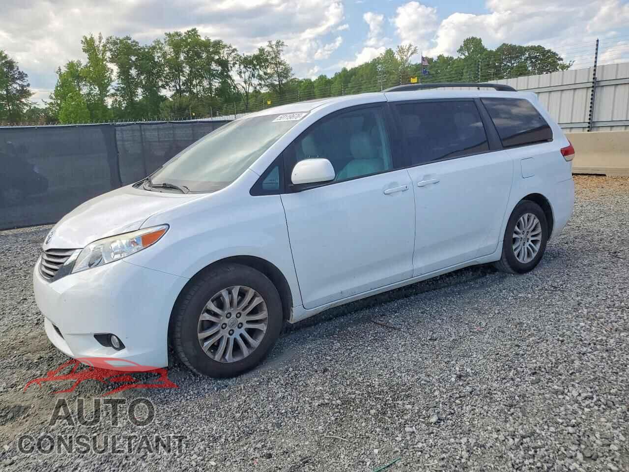 TOYOTA SIENNA 2013 - 5TDYK3DC8DS306854