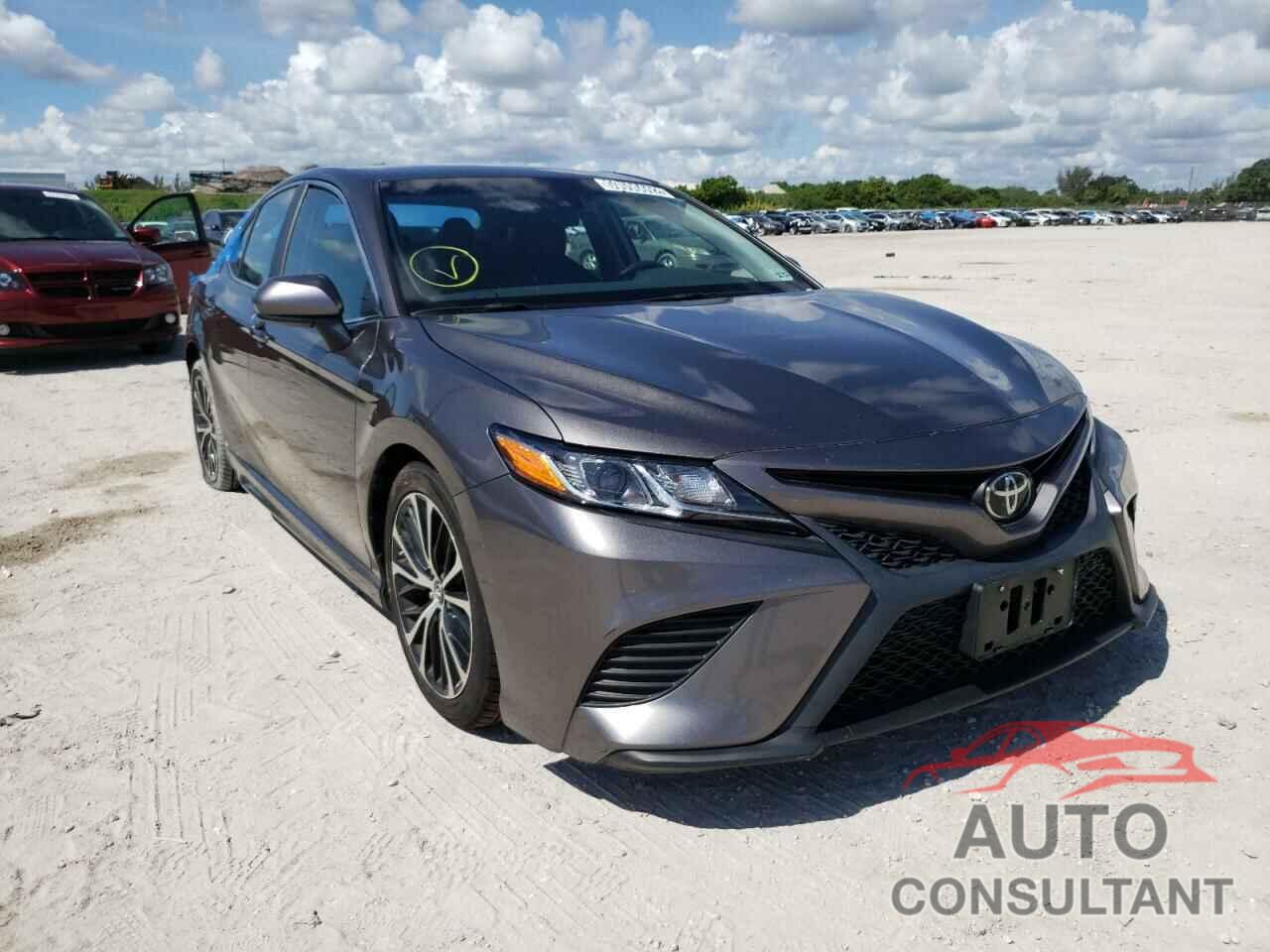 TOYOTA CAMRY 2018 - 4T1B11HK7JU044648