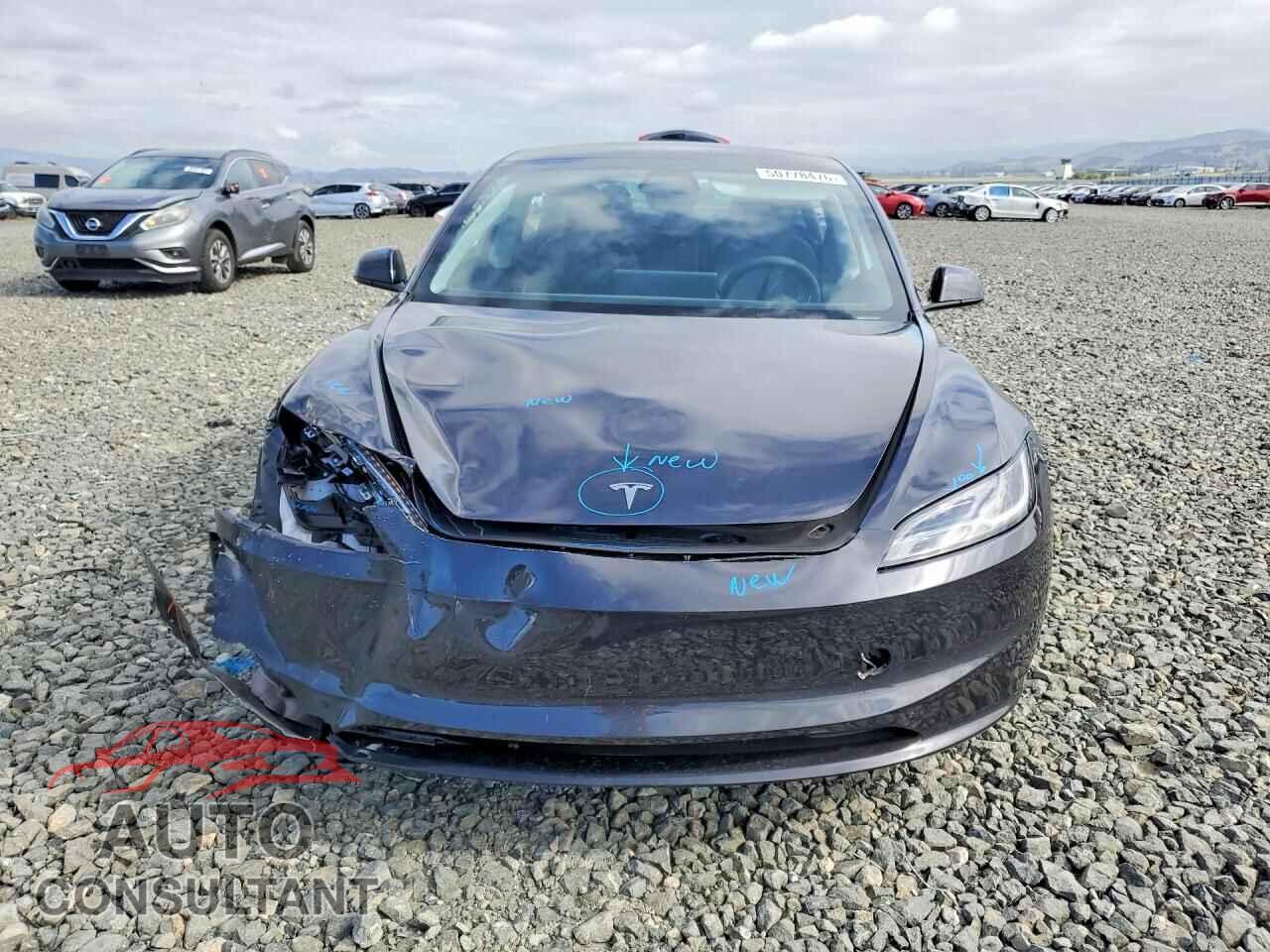 TESLA MODEL 3 2024 - 5YJ3E1EA9RF826883