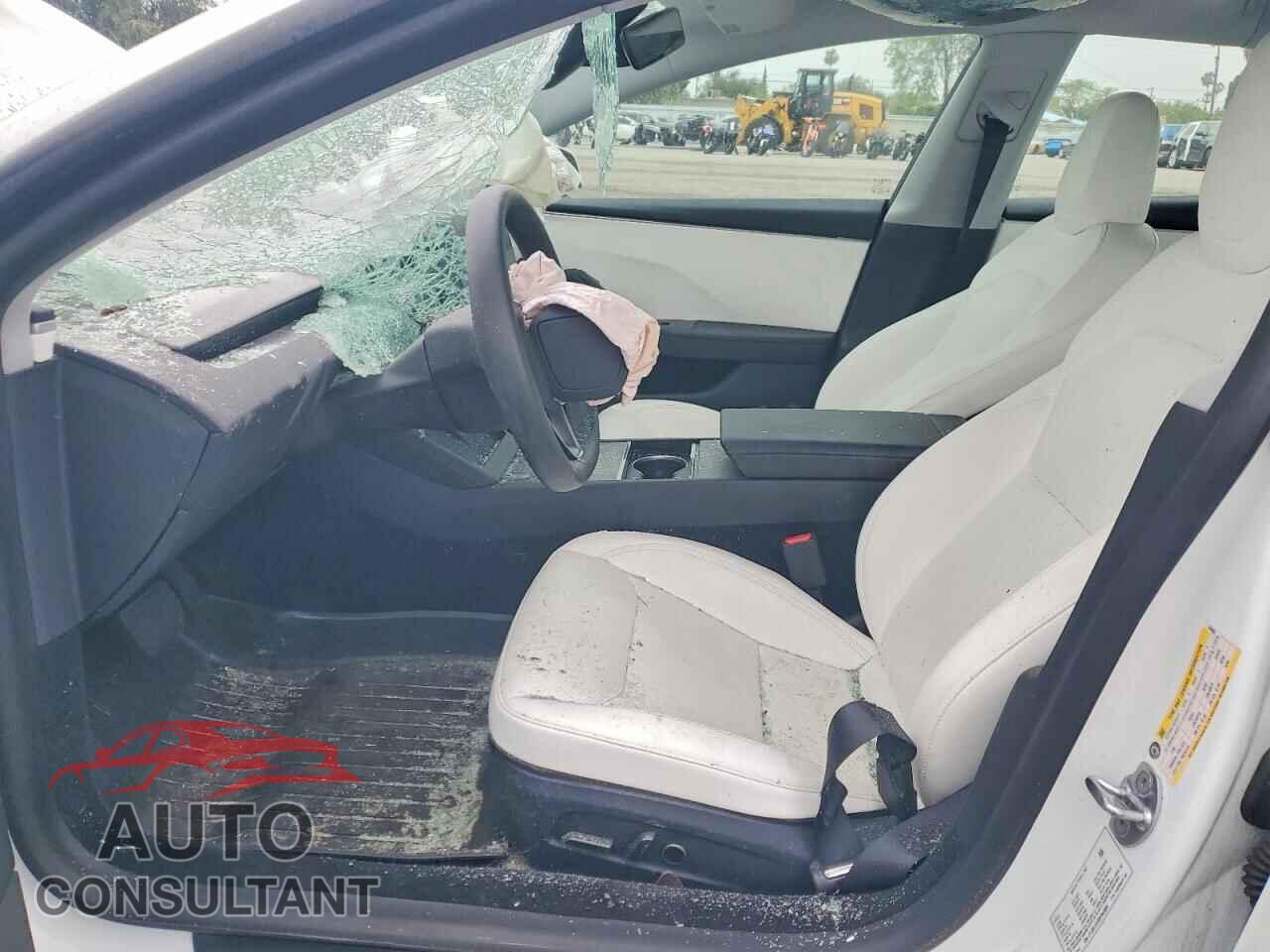 TESLA MODEL 3 2025 - 5YJ3E1EAXSF943006