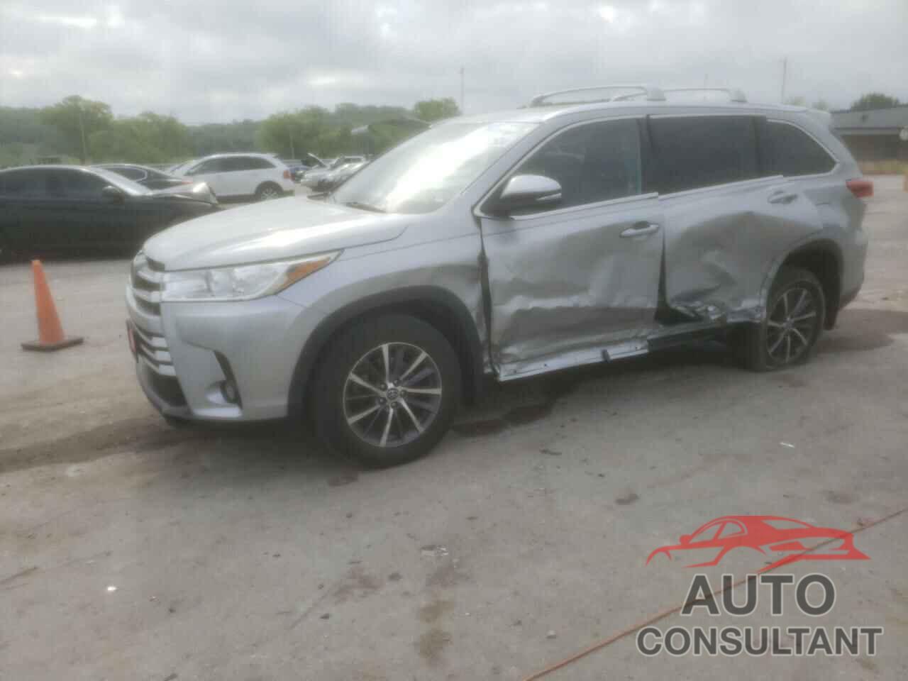 TOYOTA HIGHLANDER 2019 - 5TDJZRFH6KS948897