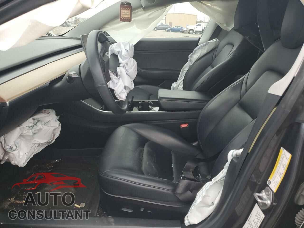 TESLA MODEL 3 2019 - 5YJ3E1EB4KF453637