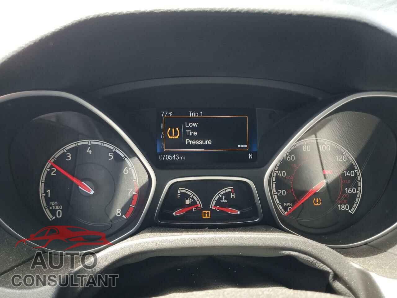 FORD FOCUS 2017 - 1FADP3L97HL246004