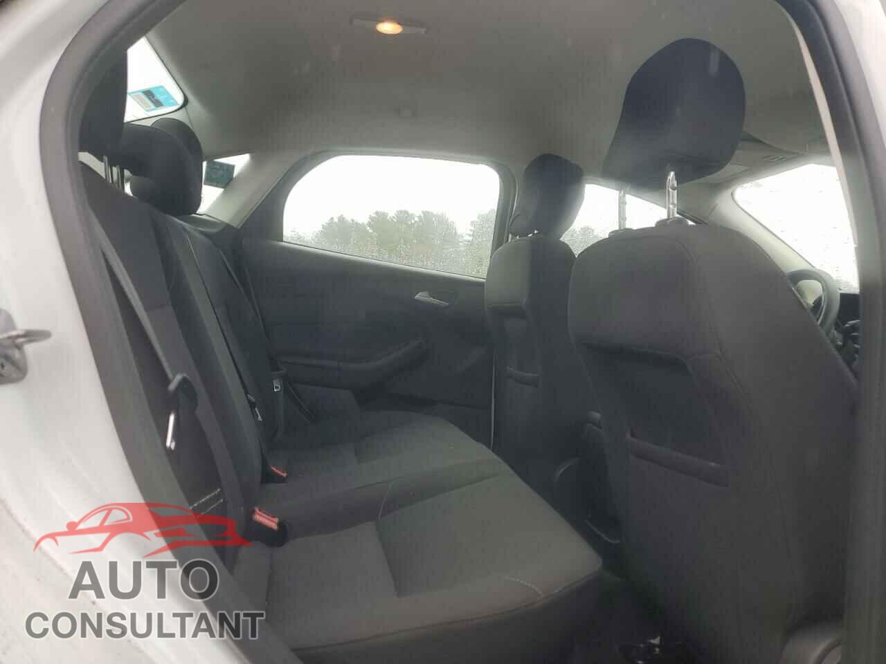 FORD FOCUS 2016 - 1FADP3F29GL227905