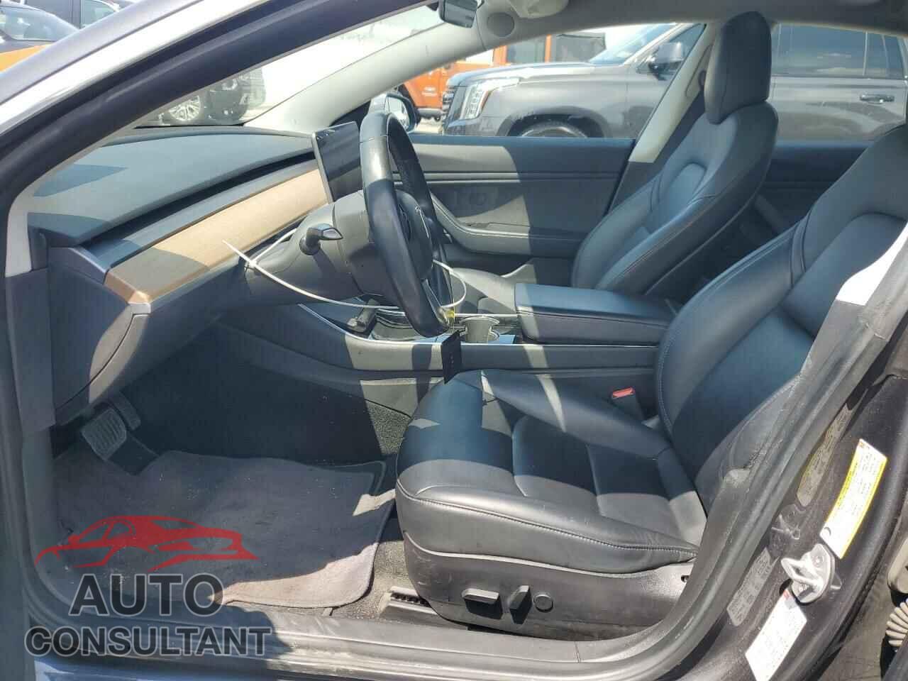 TESLA MODEL 3 2018 - 5YJ3E1EA1JF157951