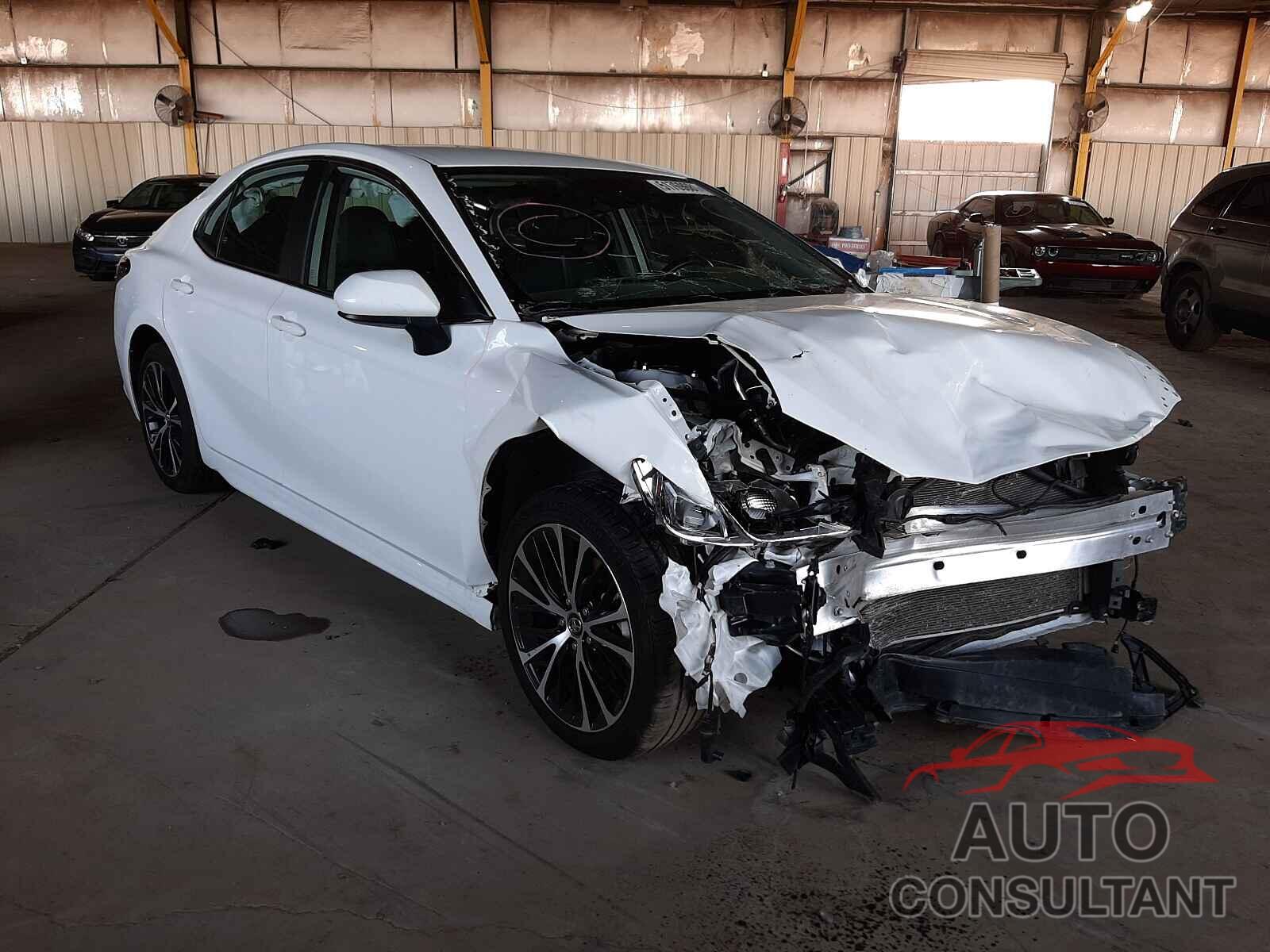 TOYOTA CAMRY 2020 - 4T1G11AK5LU337502