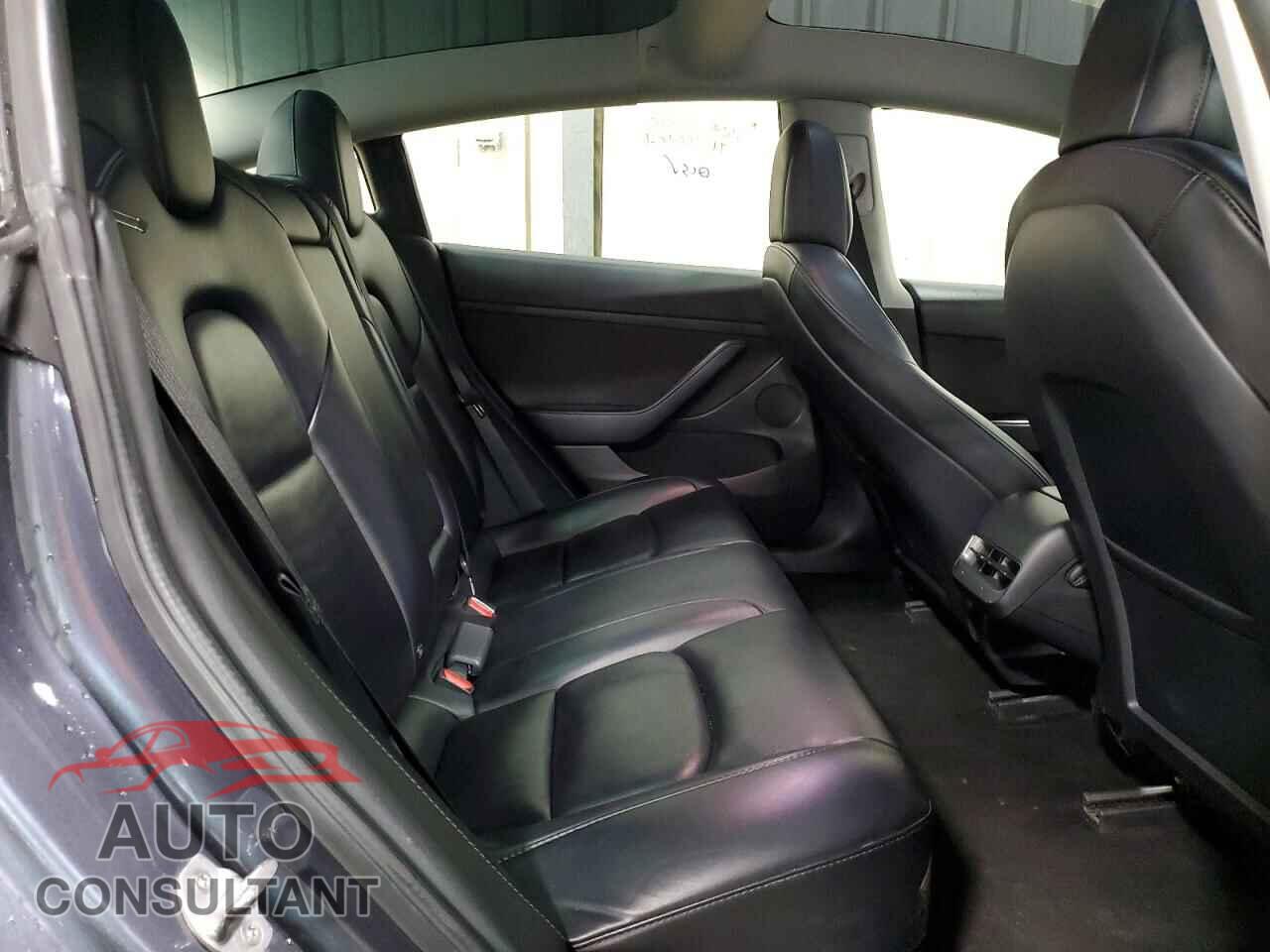TESLA MODEL 3 2022 - 5YJ3E1EA8NF190533