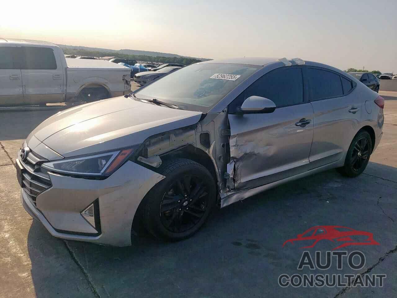 HYUNDAI ELANTRA 2020 - 5NPD84LF0LH572162