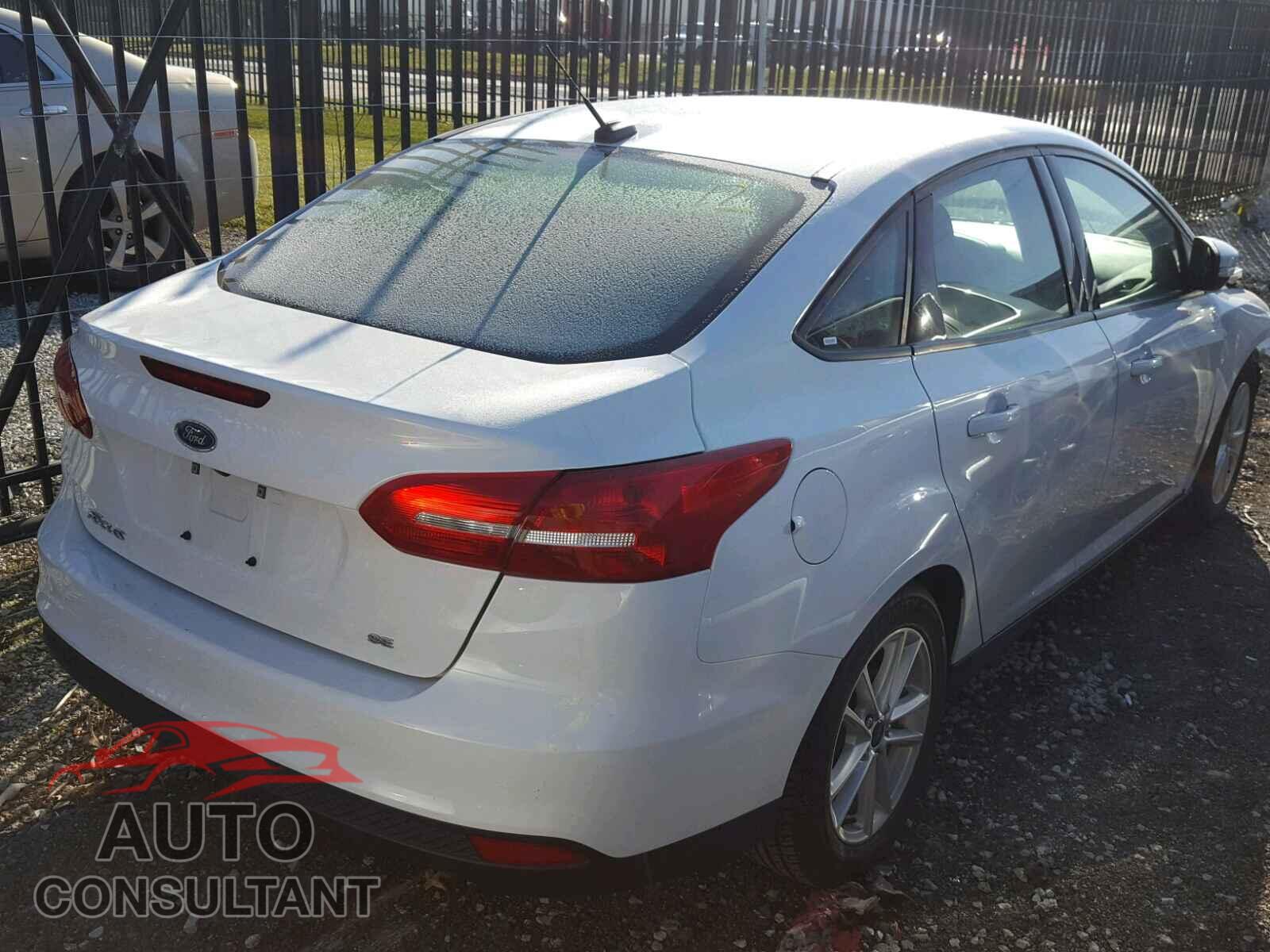 FORD FOCUS SE 2017 - 1FADP3F21HL285735