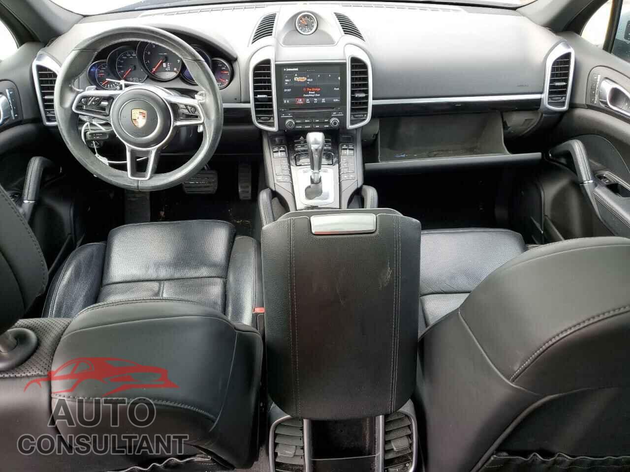 PORSCHE CAYENNE 2017 - WP1AA2A27HKA83499