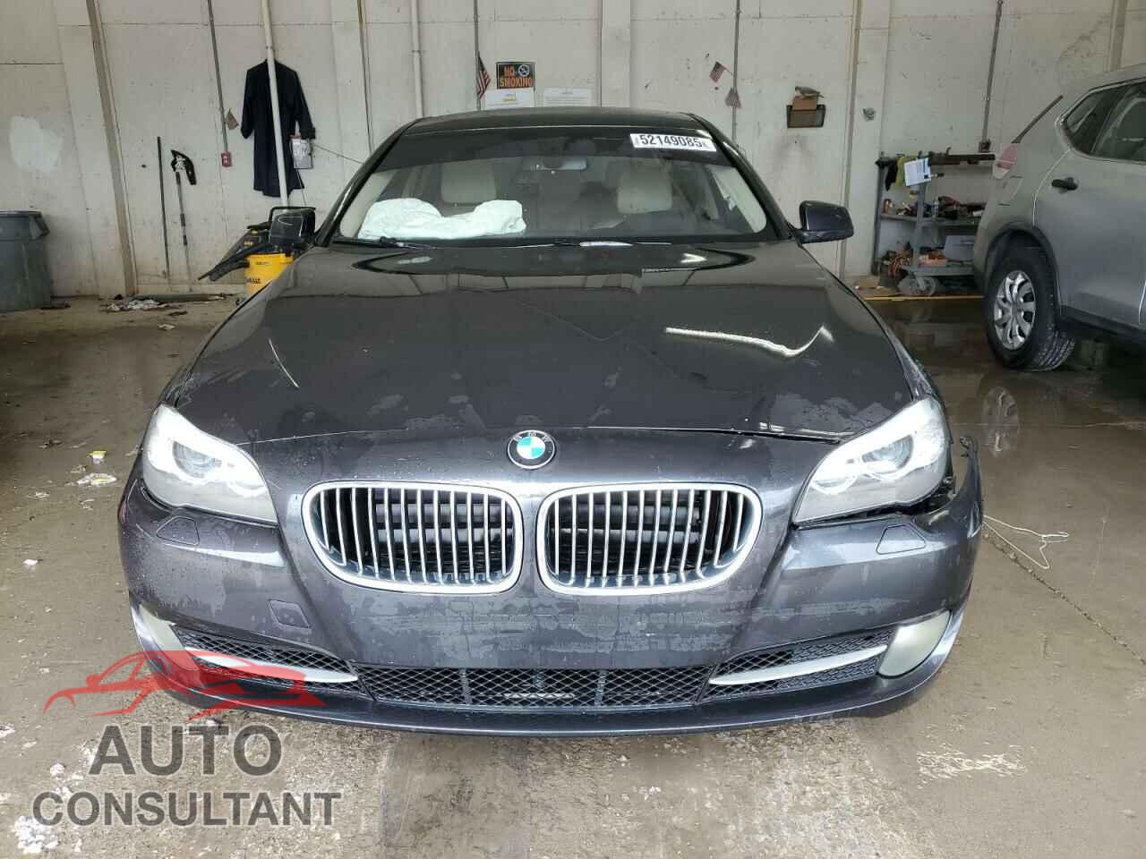 BMW 5 SERIES 2013 - WBAFR7C5XDC818160