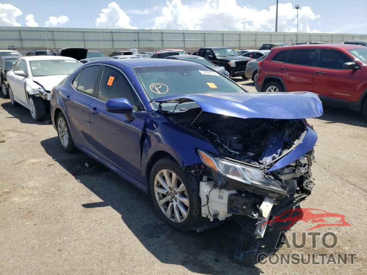 TOYOTA CAMRY 2018 - 4T1B11HK1JU510459