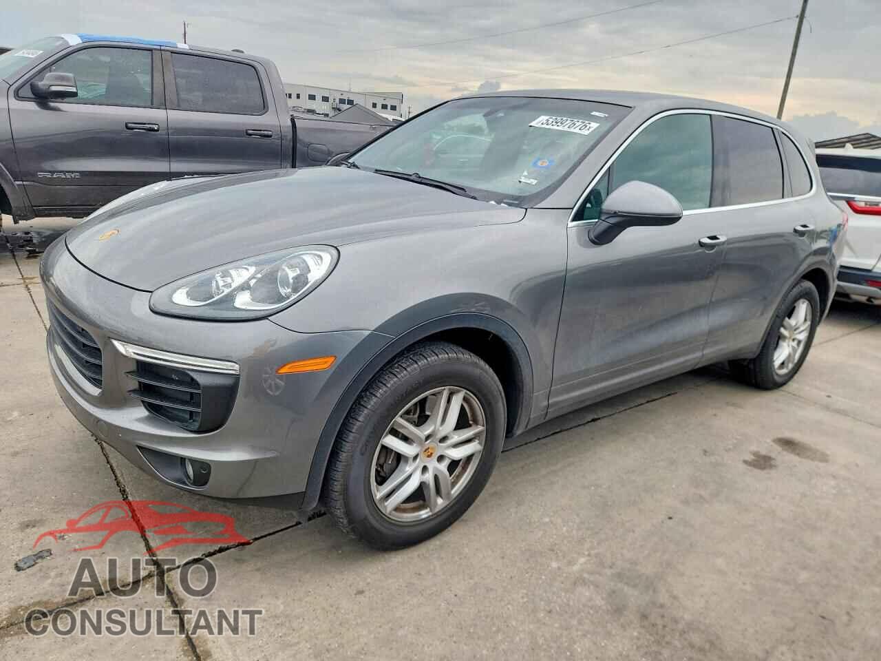 PORSCHE CAYENNE 2016 - WP1AA2A27GKA14181