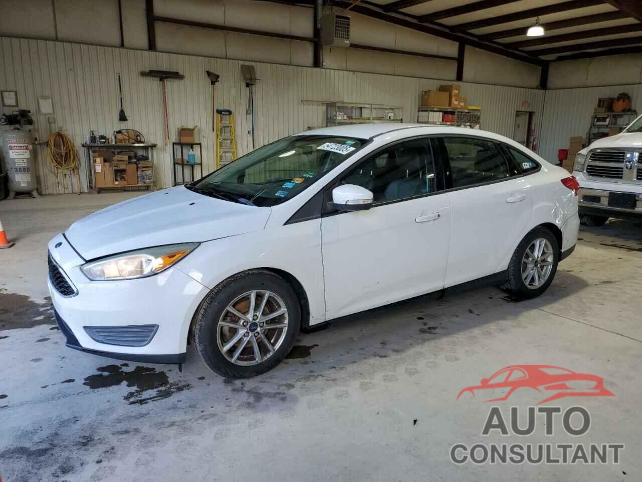 FORD FOCUS 2015 - 1FADP3F26FL216150
