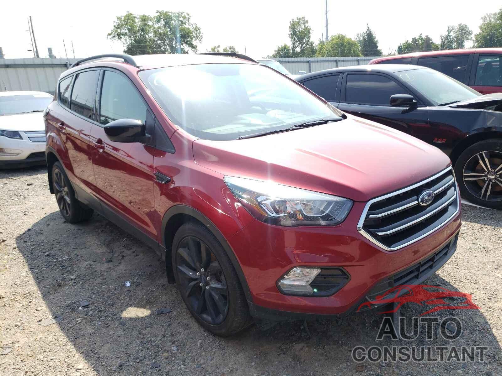 FORD ESCAPE 2017 - 1FMCU0GD3HUD08855