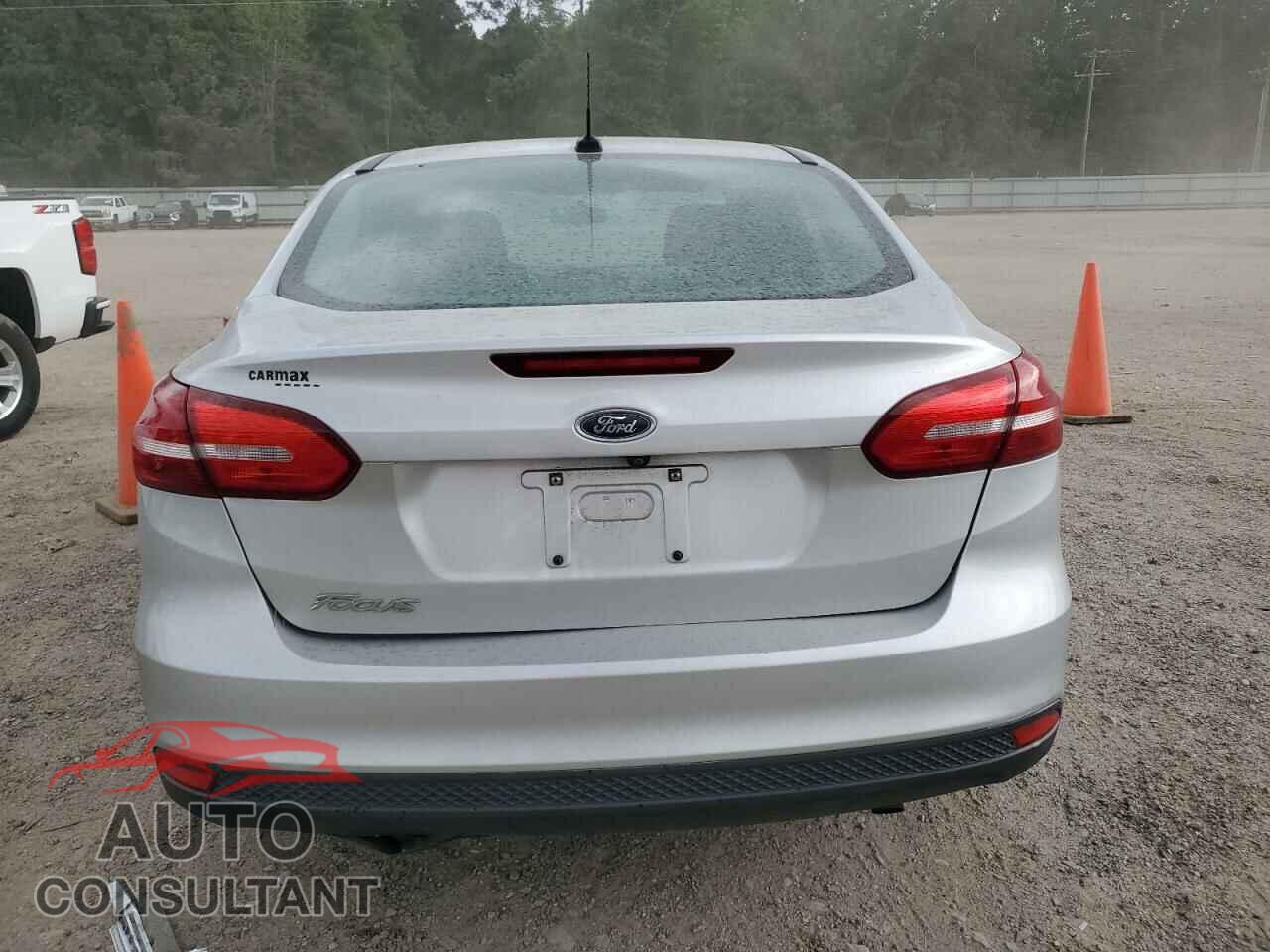 FORD FOCUS 2018 - 1FADP3E29JL308153