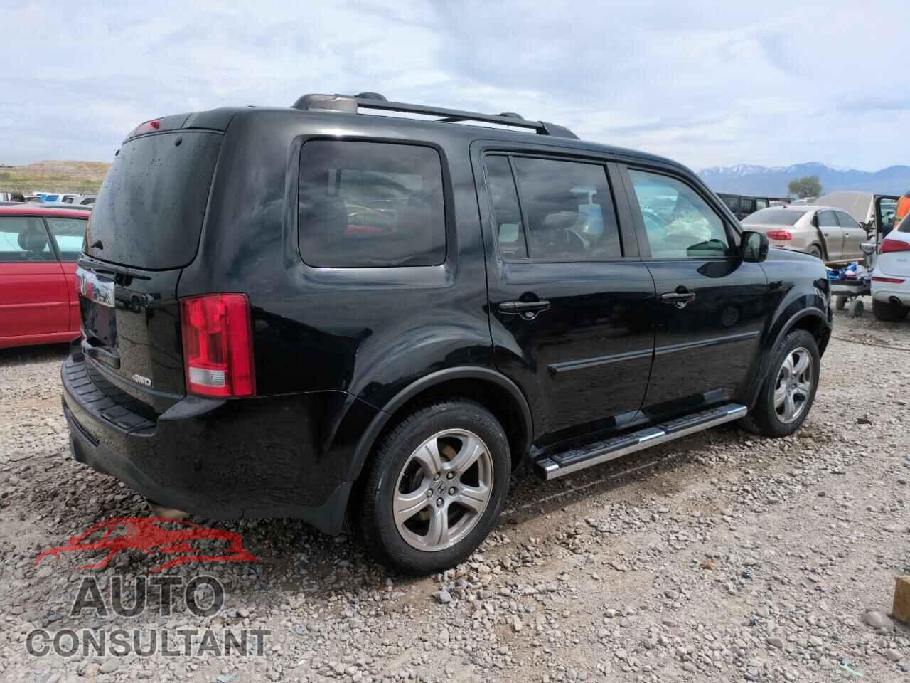 HONDA PILOT 2013 - 5FNYF4H50DB012682