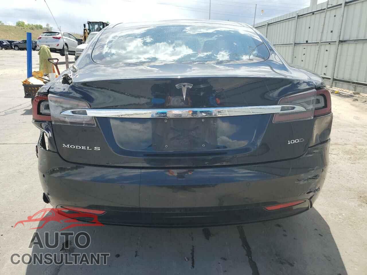 TESLA MODEL S 2018 - 5YJSA1E23JF281946