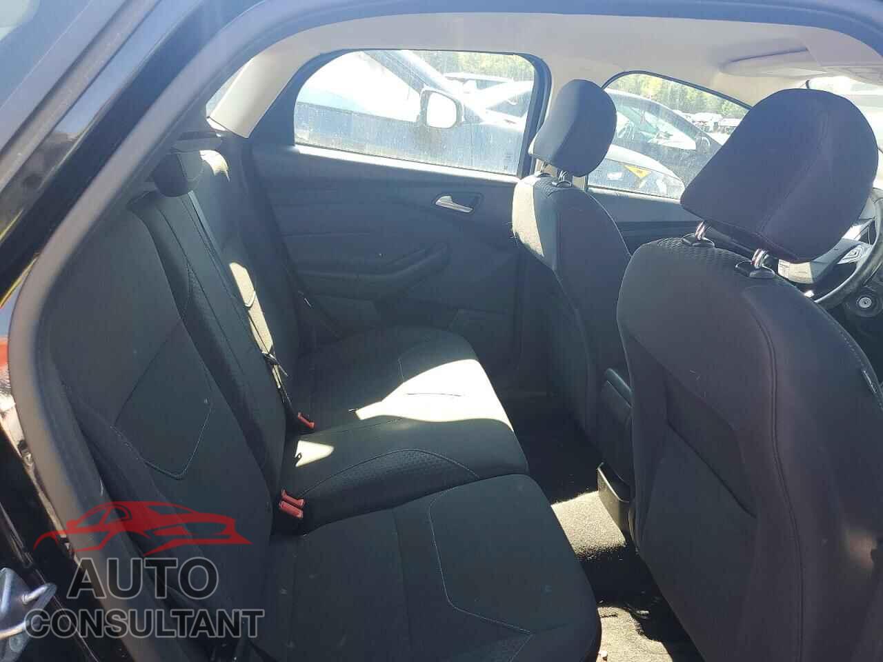 FORD FOCUS 2016 - 1FADP3K2XGL317005