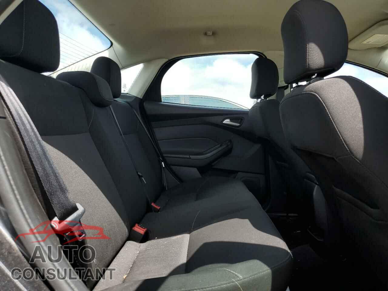 FORD FOCUS 2017 - 1FADP3F25HL228597