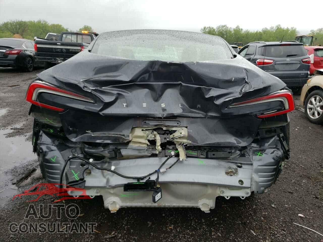 TESLA MODEL 3 2024 - 5YJ3E1EA8RF865898