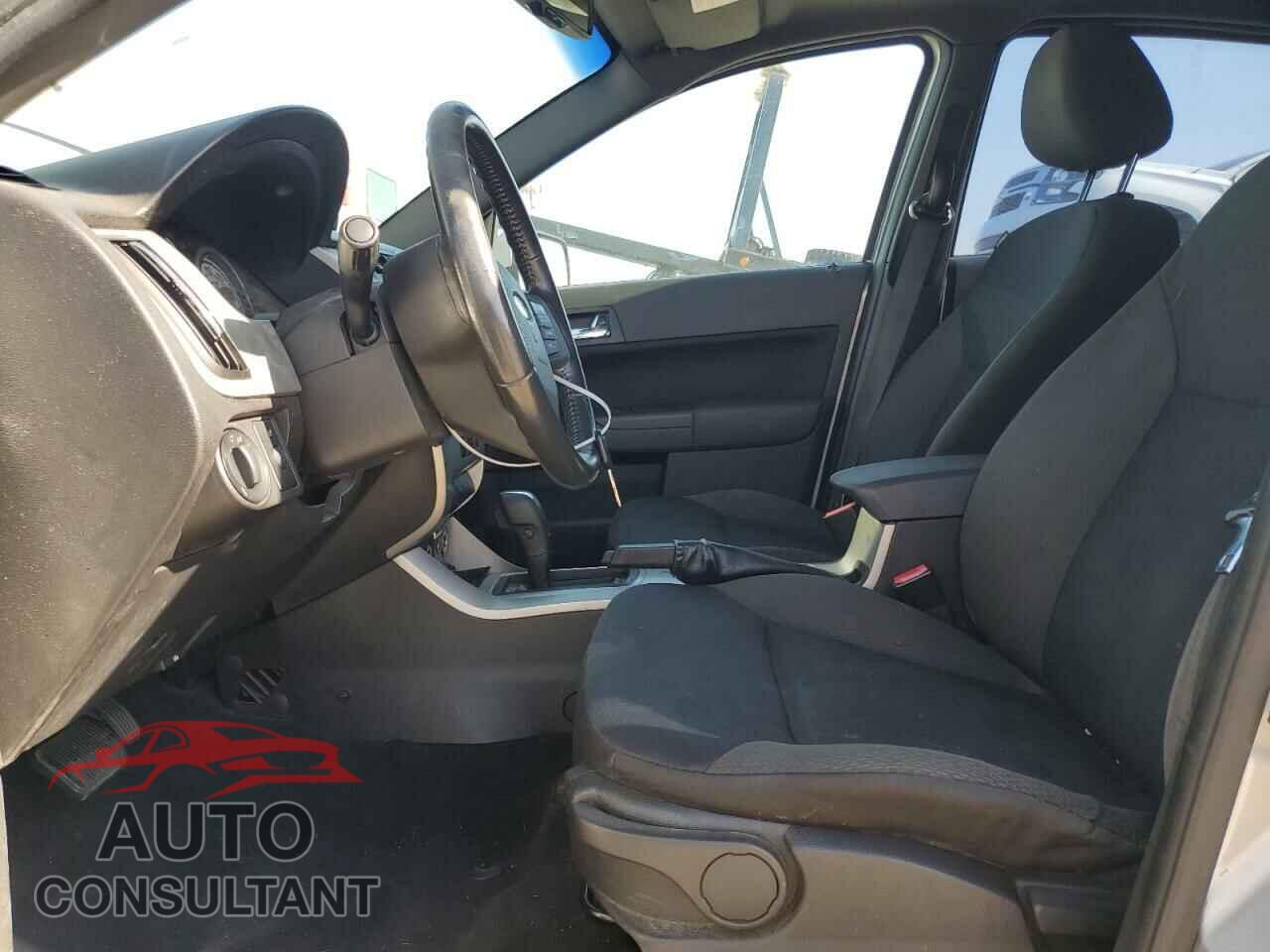 FORD FOCUS 2011 - 1FAHP3GN6BW136432